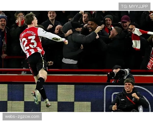 英超争冠格局风云再起：曼城紧追阿森纳，最后冲刺阶段悬念升级